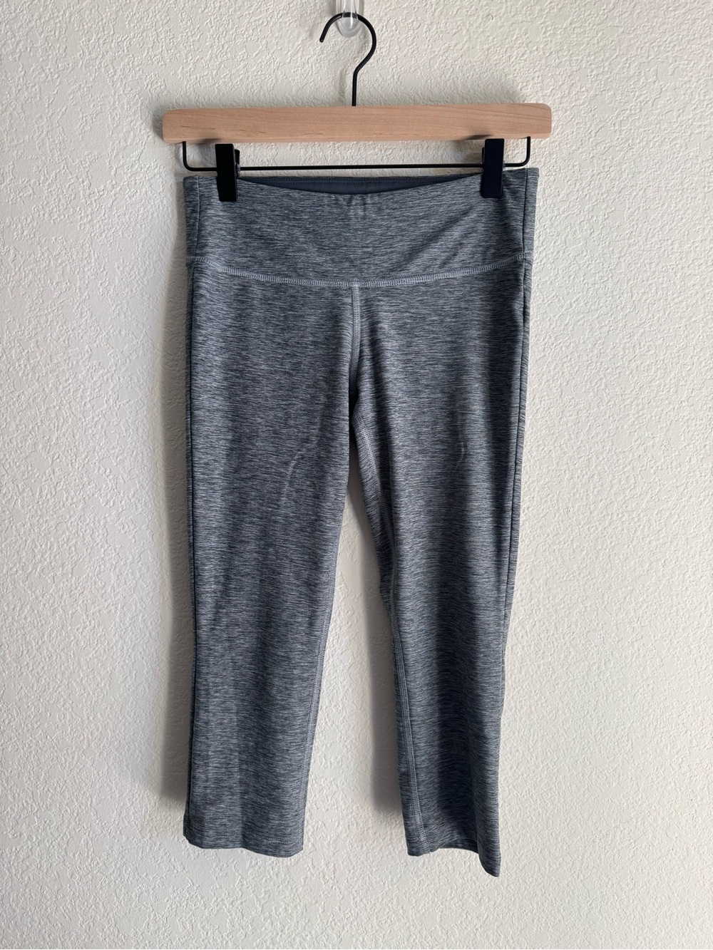 New Balance Heather Gray Capri Workout Leggings S
